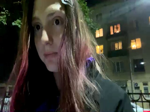 Live sex webcam photo for MadFrau #268921573