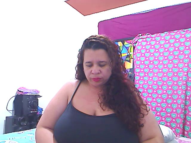 Live sex webcam photo for LatinaBigAss4 #268905993