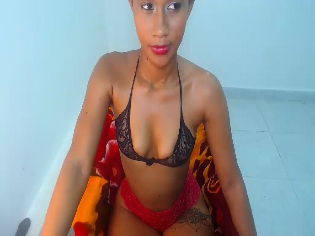 Live sex webcam photo for Candy_hot8 #268920891