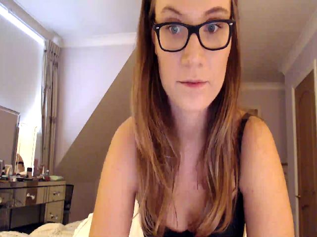 Live sex webcam photo for JennyMFC #268911655