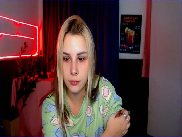 Live sex webcam photo for PolliMilk #268906019