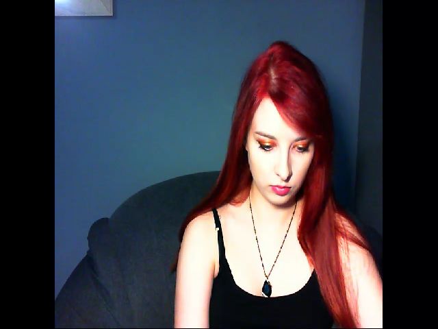 Live sex webcam photo for VirginLuna18 #268916272