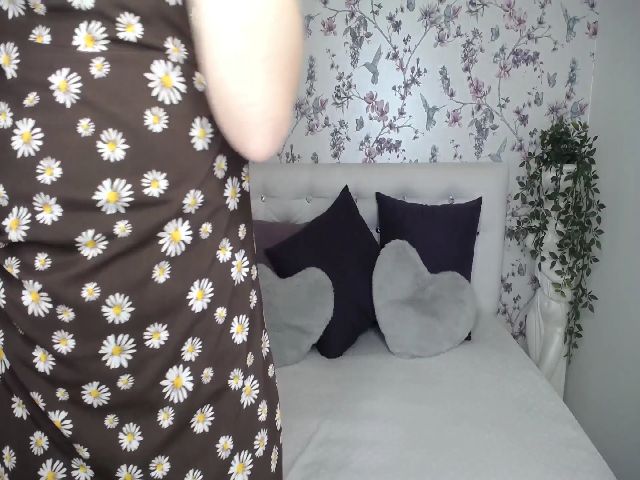 Live sex webcam photo for Ssexy_Kitty #268912527