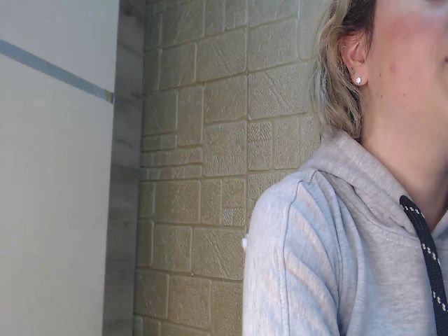 Live sex webcam photo for Arianatylerr #268914088