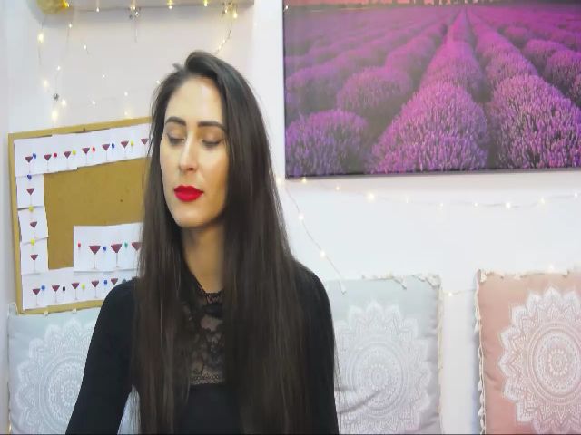 Live sex webcam photo for MaraW #268917321