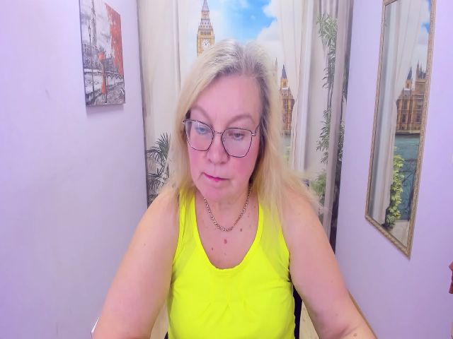 Live sex webcam photo for NataliMellow #268916614