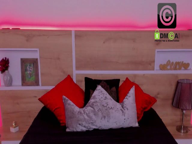 Live sex webcam photo for Lexy_fox2 #268908239