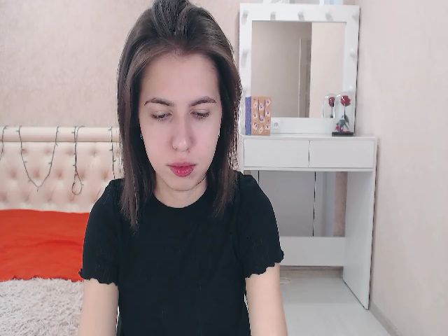 Live sex webcam photo for YourrAngell #268907212