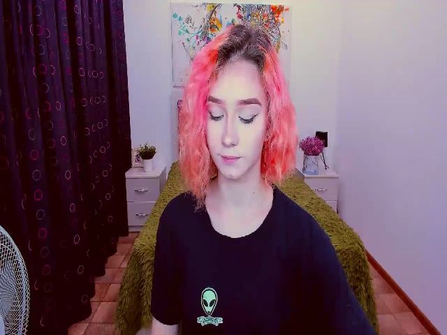 Live sex webcam photo for FionaClassy #268916769