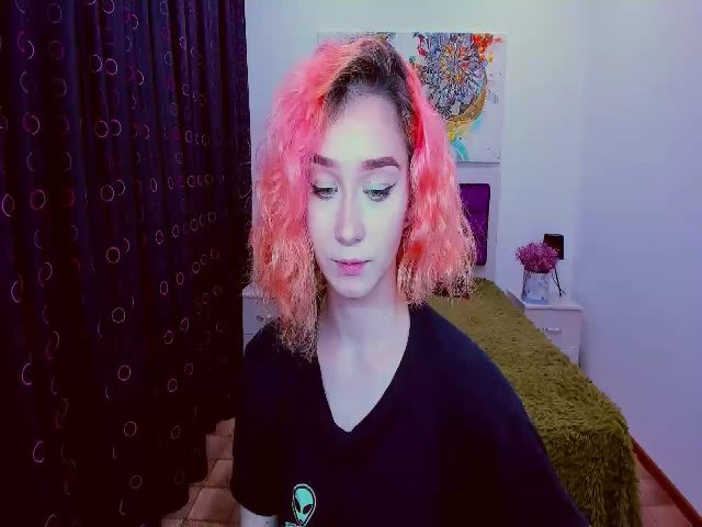 Live sex webcam photo for FionaClassy #268921430