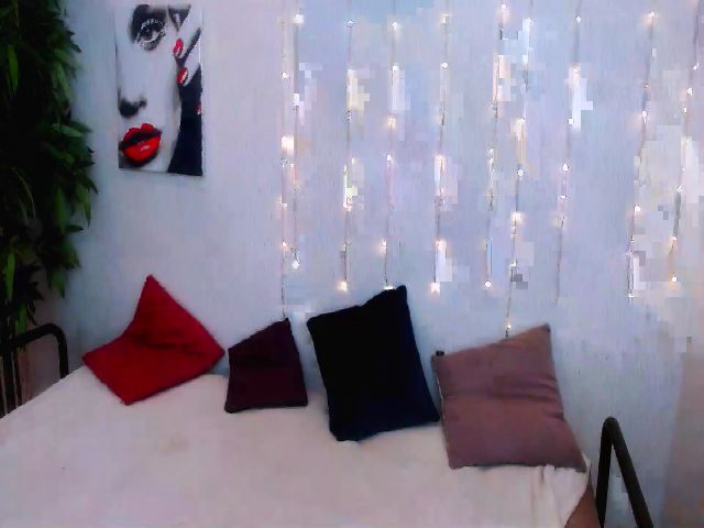 Live sex webcam photo for Laura_Smith #268912922