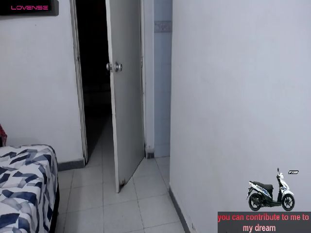 Live sex webcam photo for alice_tess #268916367