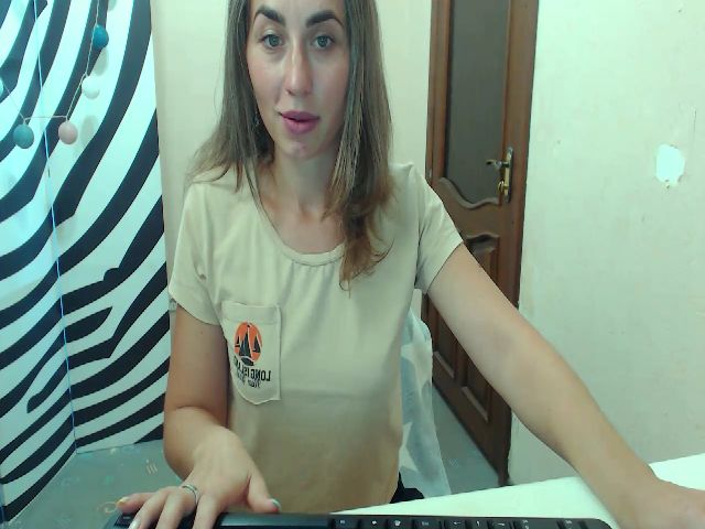 Live sex webcam photo for HeartGirl #268916865