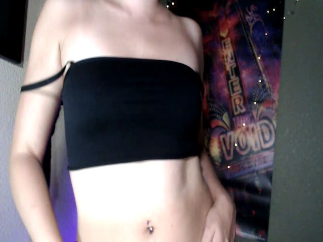 Live sex webcam photo for FrankieStein_ #268913835