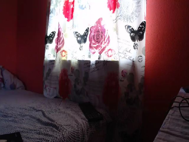 Live sex webcam photo for HOT_JULLYXXX #268917135