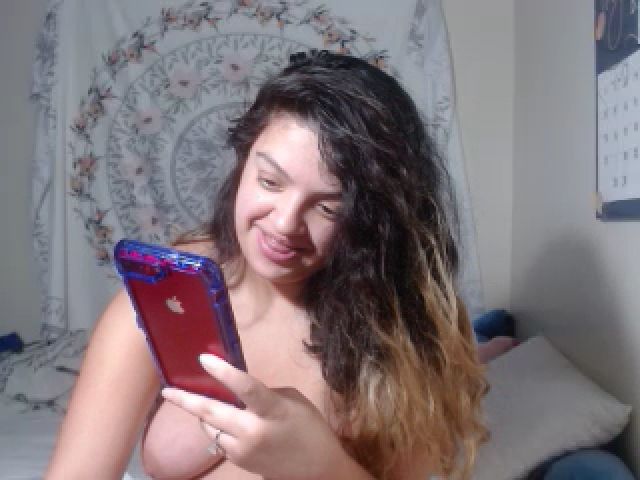 Live sex webcam photo for Lil_Monster22 #268913552