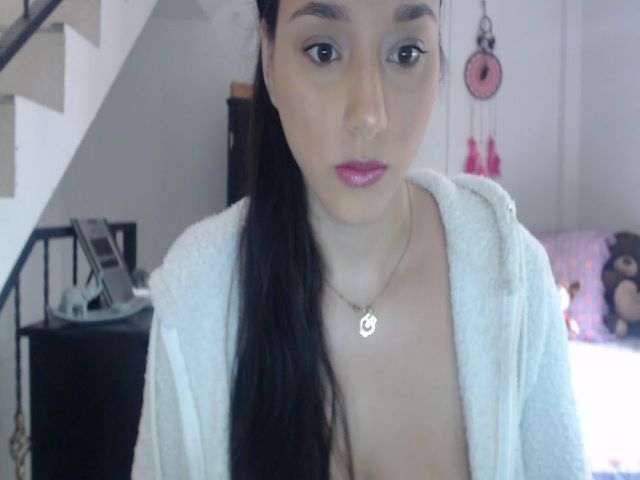 Live sex webcam photo for LAURA_VELIS #268922512