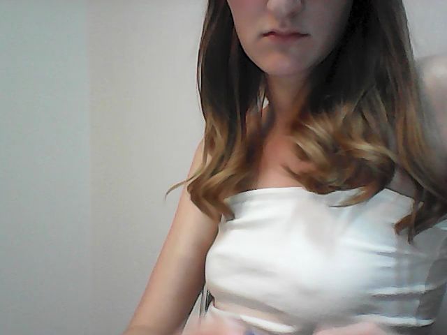 Live sex webcam photo for Eva_Knight #268925262
