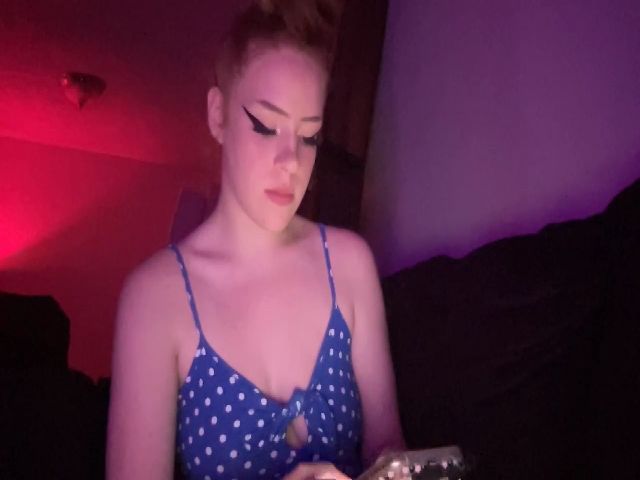 Live sex webcam photo for Honeysweet115 #268911359