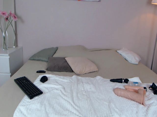Live sex webcam photo for LauraCrystall #268918570