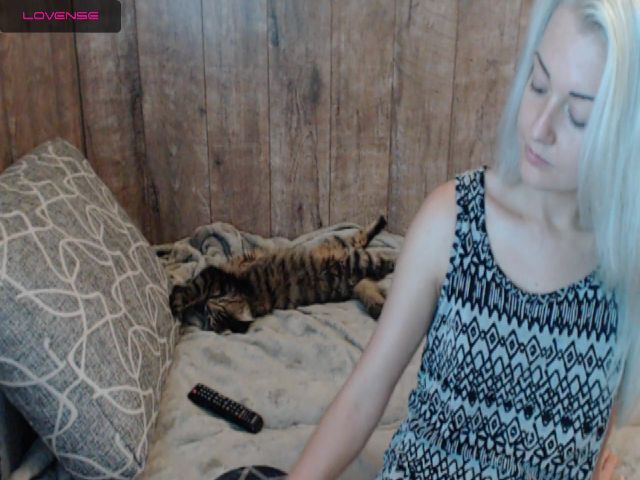 Live sex webcam photo for BrightAlicia #268915412