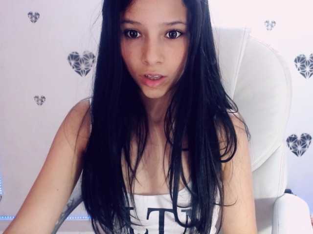 Live sex webcam photo for softdoll #268905177