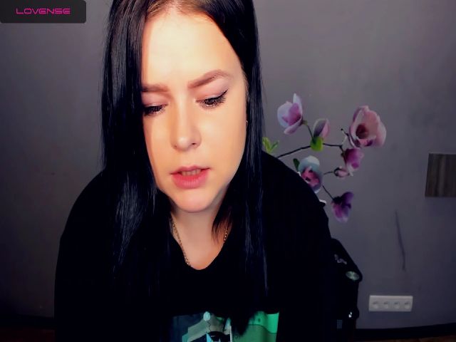 Live sex webcam photo for Sinnarey #268912871