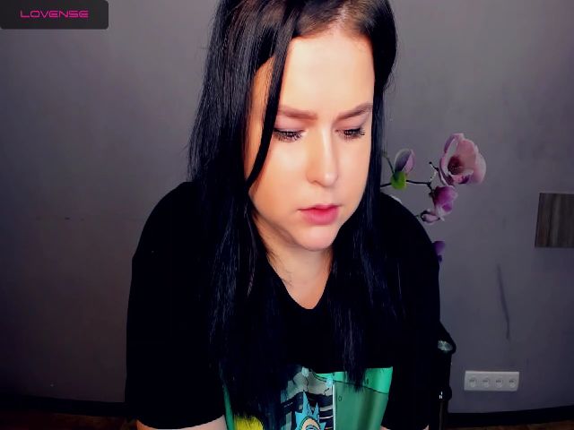 Live sex webcam photo for Sinnarey #268913367