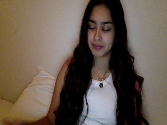 Live sex webcam photo for Sweetloveluna #268911170