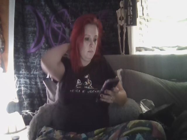 Live sex webcam photo for Weetziebabe #268915666