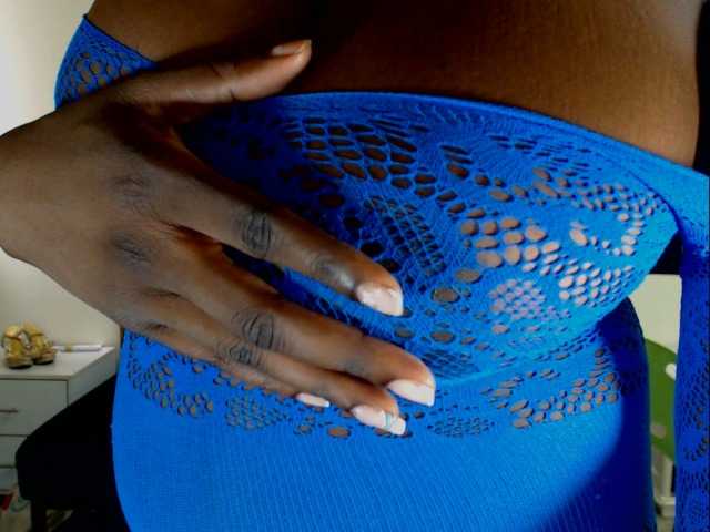 Live sex webcam photo for ariannabrunet #268920531