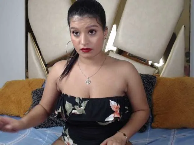 Live sex webcam photo for LadyQueen #268909815