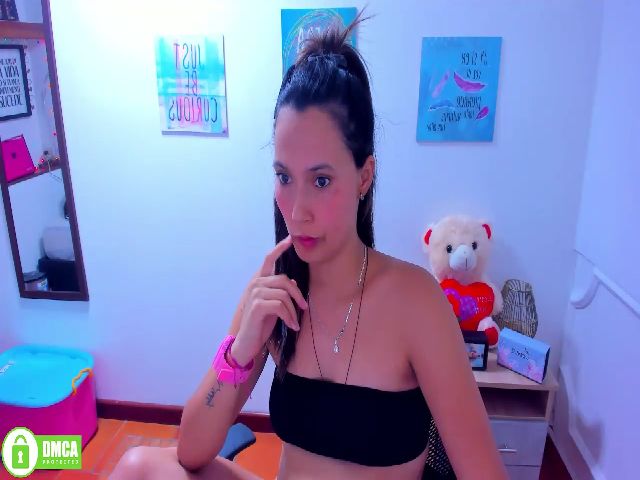 Live sex webcam photo for Molly__Hill #268923380