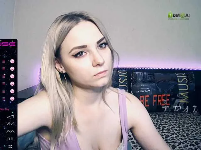 Live sex webcam photo for ORNELLAMUTTY #268935994