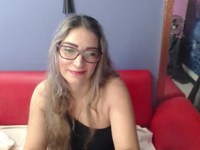 Live sex webcam photo for jeniferblanco #268936376
