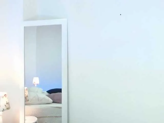 Live sex webcam photo for LindsayHoffma #268941397