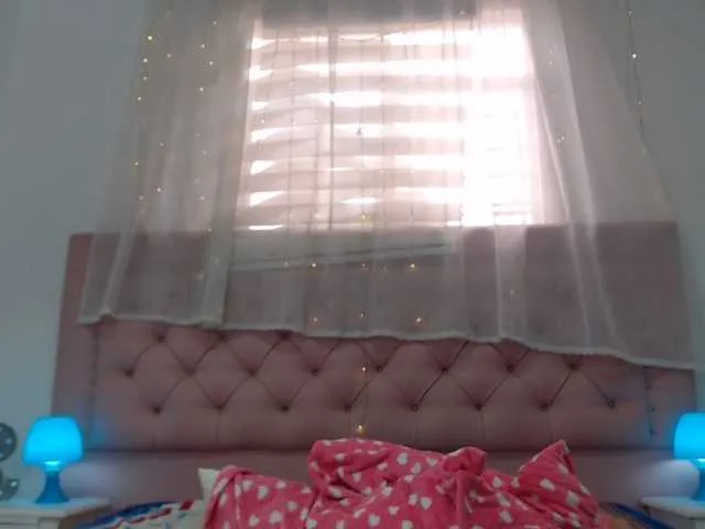 Live sex webcam photo for Zulay111 #268940615