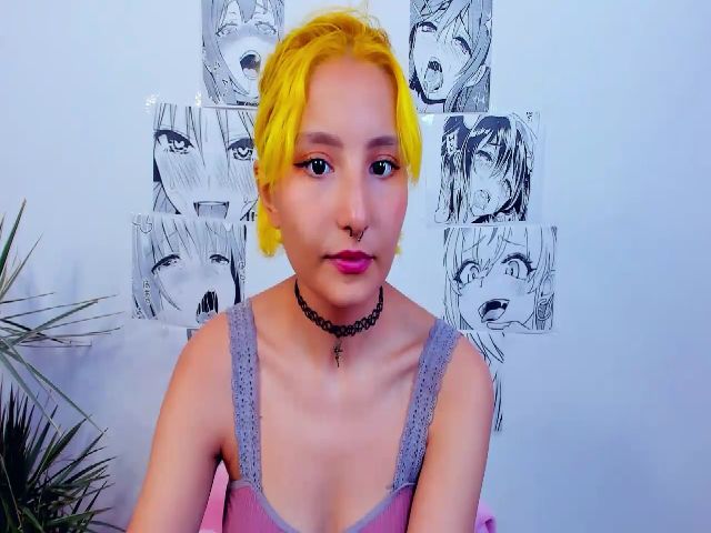 Live sex webcam photo for KarenIo #268932578