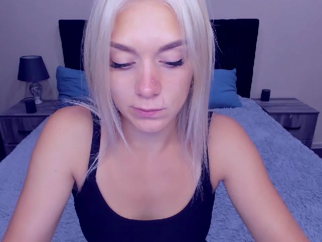 Live sex webcam photo for MeganKind #268930678