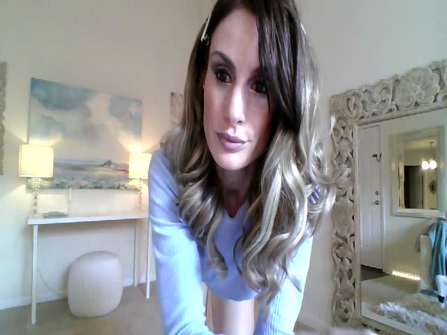 Live sex webcam photo for dancingrene_ #268943828