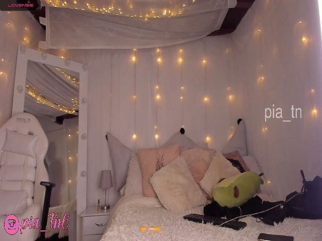 Live sex webcam photo for Pia_tn #268943517