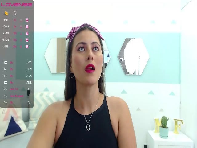 Live sex webcam photo for Kate_Stewart #268940034