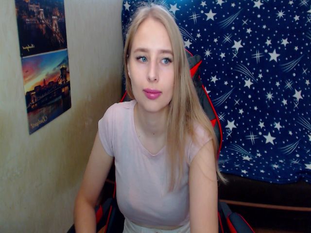 Live sex webcam photo for JessyGinger #268933226