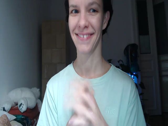 Live sex webcam photo for PetitePinkie #268944866