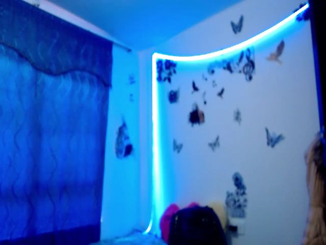 Live sex webcam photo for Hot_skinny_ #268938702