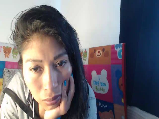 Live sex webcam photo for CHILENITAHOT #268943033