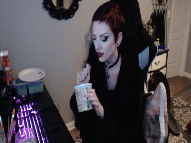 Live sex webcam photo for Painbaby #268929390