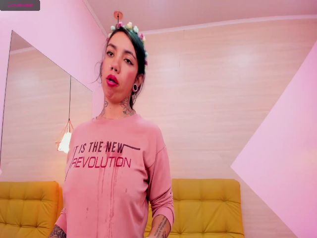 Live sex webcam photo for VioletaRoux #268930129