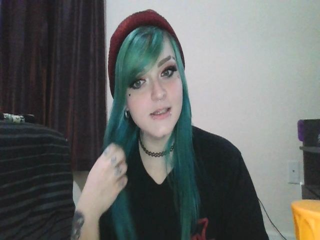 Live sex webcam photo for FloraSky #268927927