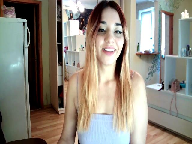 Live sex webcam photo for Lexy_hott #268934869